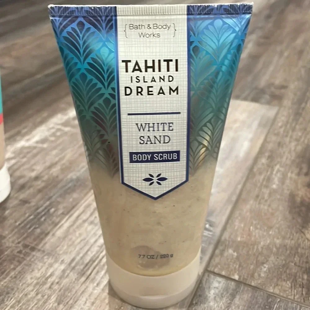 Bath & Body Works scrub bundle